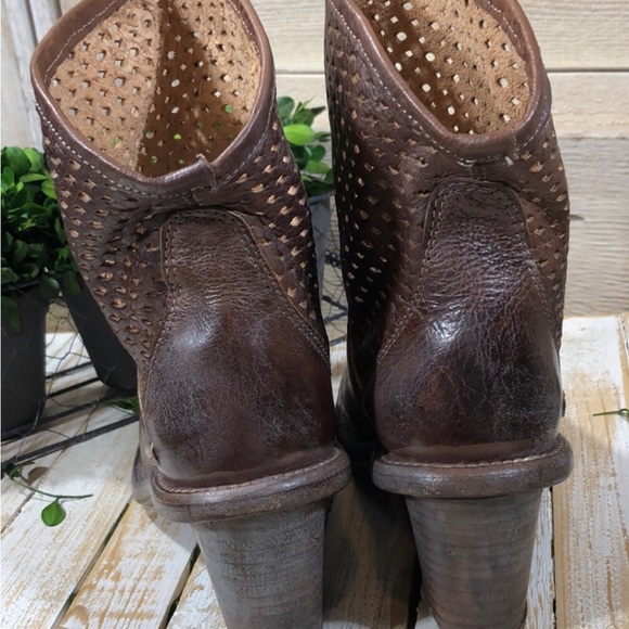 Bed Stu Cobbler Organic Leather Booties, size 6 (FW01) - Picture 4 of 6